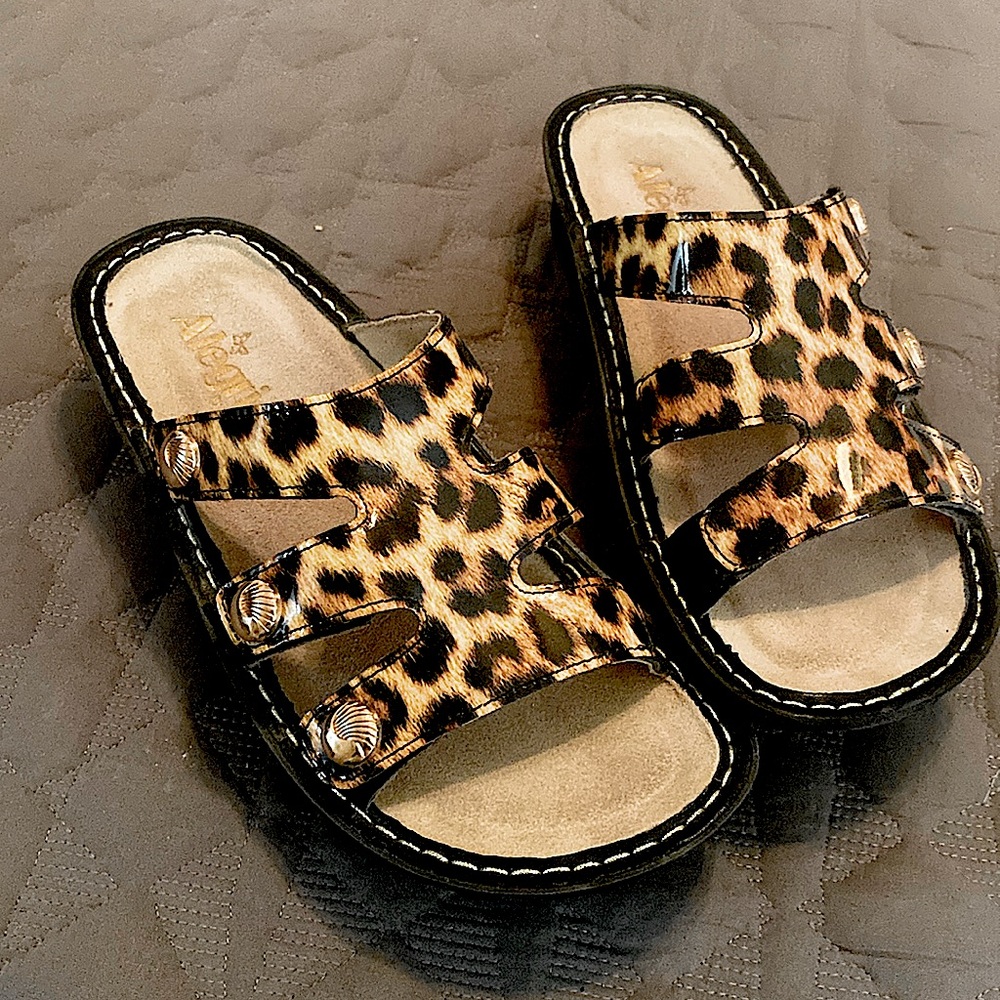 Alegria Leopard Print Sandals size 37